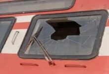 अनंतनाग में ट्रेन से चील टकराने से हादसा, लोको पायलट घायल; शीशा पूरी तरह चकनाचूर