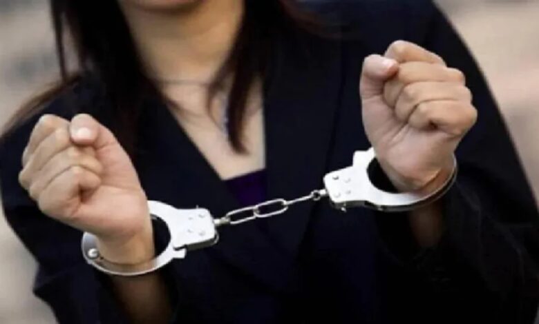 Wife murders husband, hides body in a suitcase, and is arrested in Maharashtra while trying to escape by train.