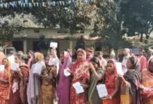 In Bagaha, 15,000 people boycotted the voting, and polling has not yet started in Chakai, Jamui.
