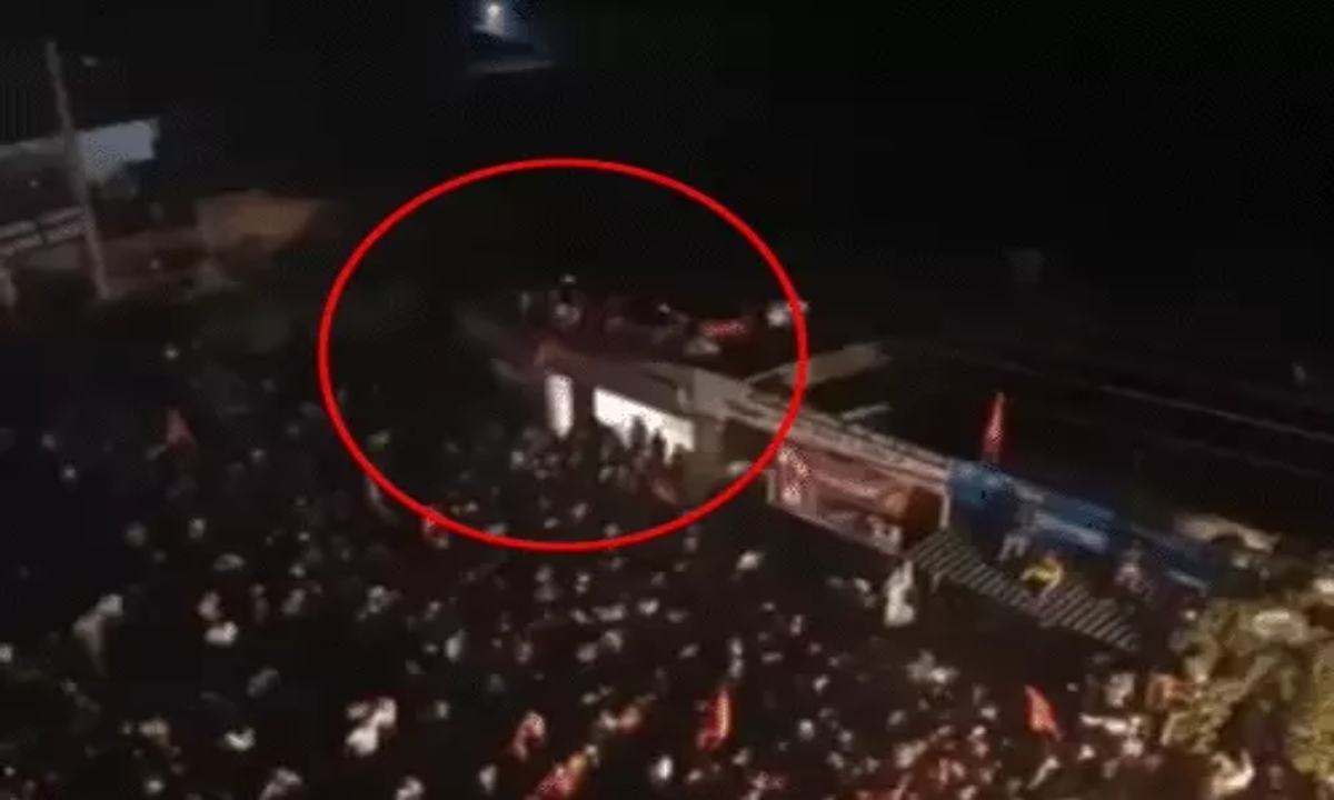 दिल्ली ब्लास्ट के बाद धीरेंद्र शास्त्री की पदयात्रा की सुरक्षा बढ़ी: पलवल में छज्जा गिरने से कई घायल, वाल्मीकि समाज के साथ किया भोजन