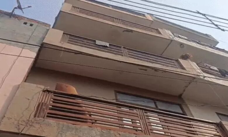 Clue found in Delhi blast: a car with a Haryana license plate.