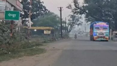 The temperature in Mainpat dropped to 4 degrees... dew drops turned into ice.