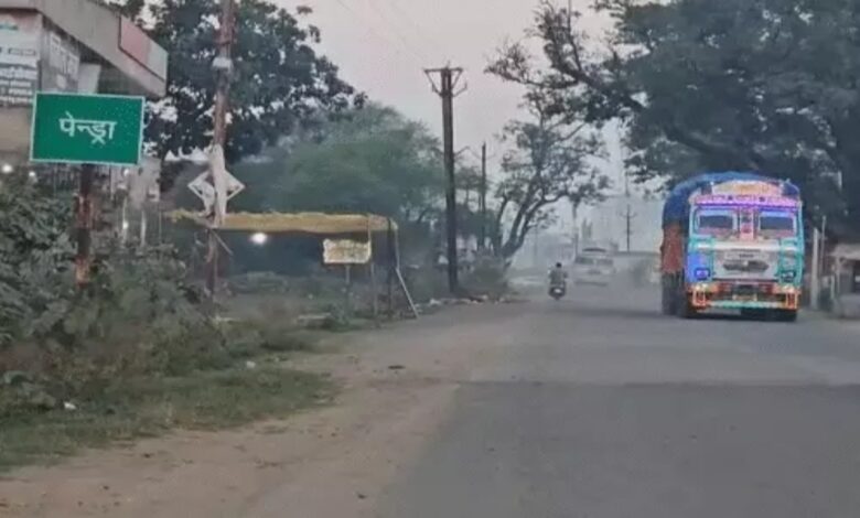 The temperature in Mainpat dropped to 4 degrees... dew drops turned into ice.