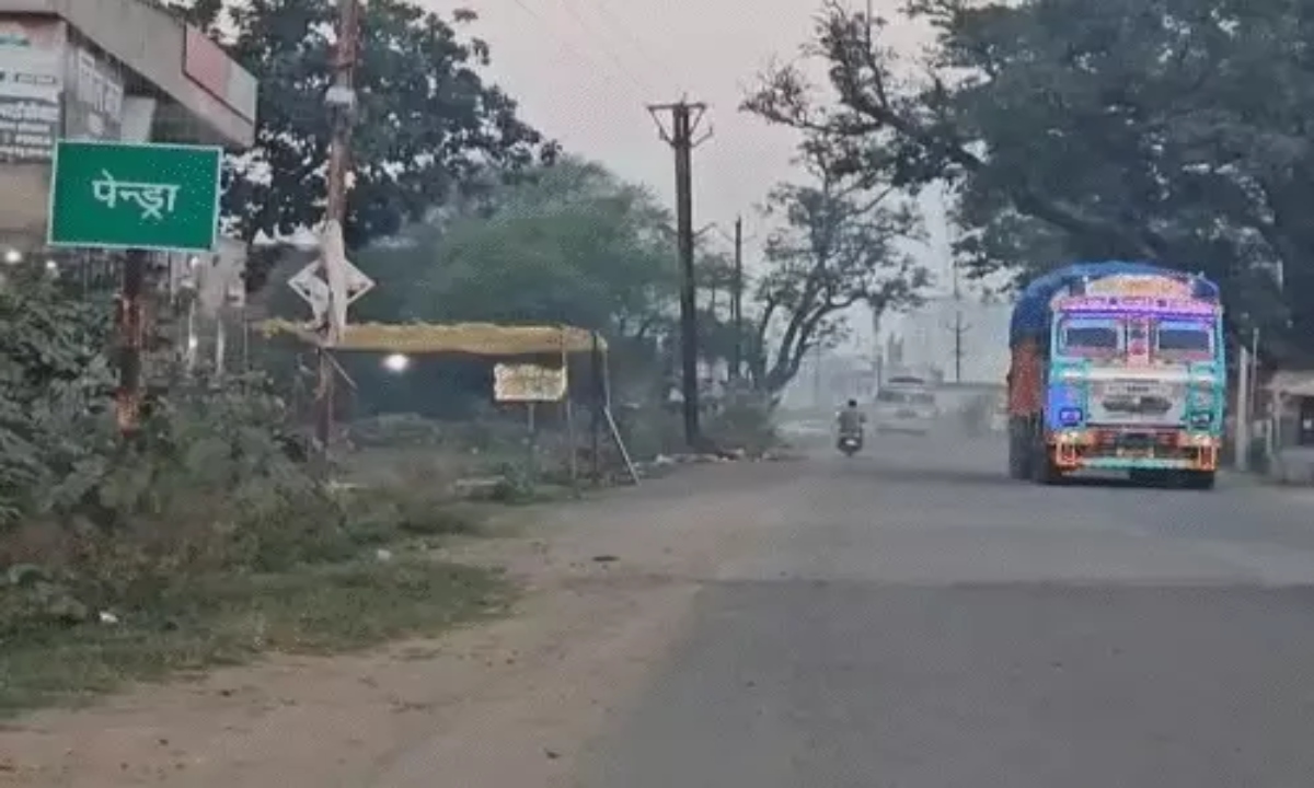 The temperature in Mainpat dropped to 4 degrees... dew drops turned into ice.