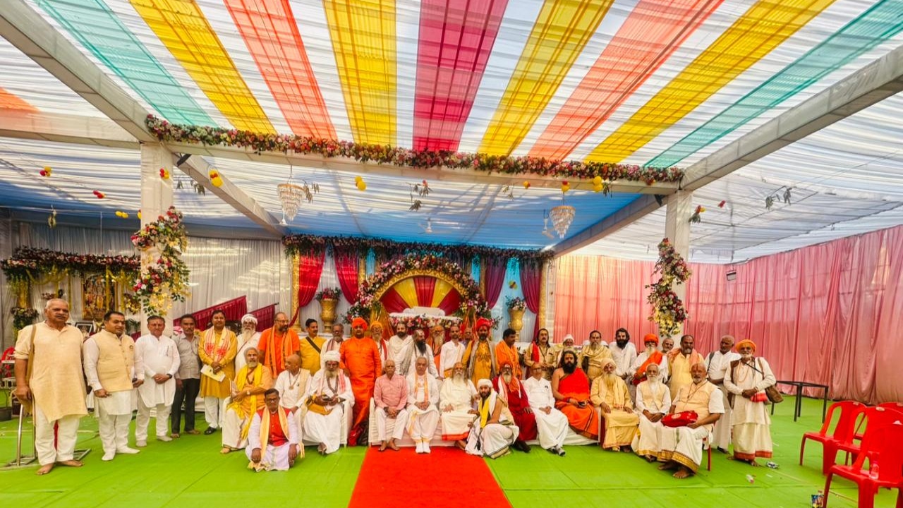 अमित बघेल के खिलाफ अखिल भारतीय संत समिति ने निंदा प्रस्ताव किया पारित