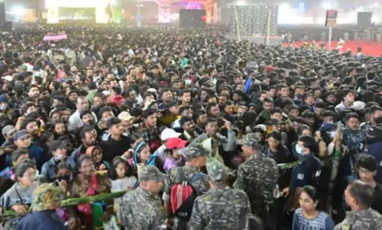 सिंगर श्रेया घोषाल के कॉन्सर्ट में अफरा-तफरी, दो लोग बेहोश; पुलिस ने कहा स्थिति सामान्य