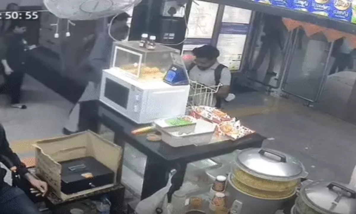 New CCTV footage of Delhi blast