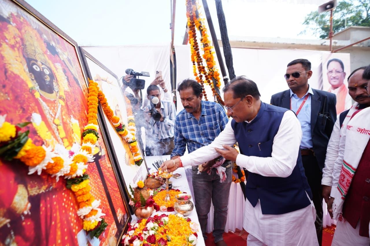 मुख्यमंत्री साय ने भगवान बिरसा मुंडा का किया स्मरण, बस्तर में जनजातीय गौरव दिवस कार्यक्रम का शुभारंभ