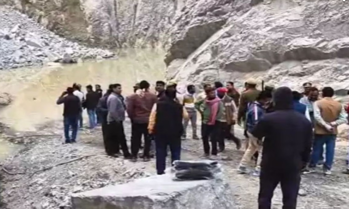 सोनभद्र में खदान धंसी: 1 की मौत;15 लोगों के दबे होने की आशंका