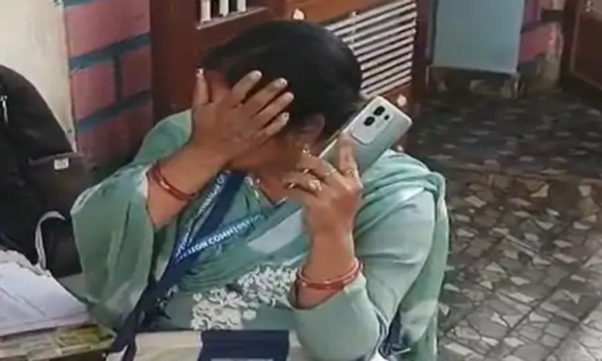 In Raipur, a woman BLO accused a BJP councilor of threatening her.