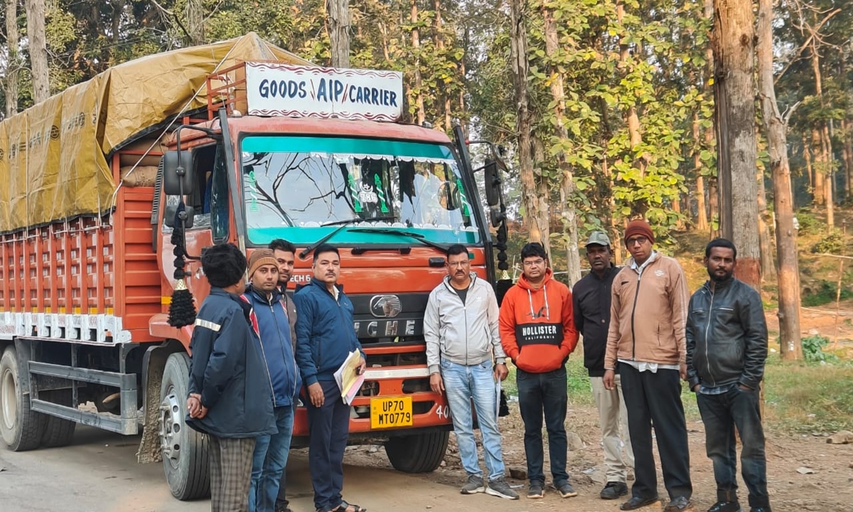 अवैध धान परिवहन पर सख्ती: सीमावर्ती चेकपोस्टों पर रातभर निगरानी, प्रशासन अलर्ट