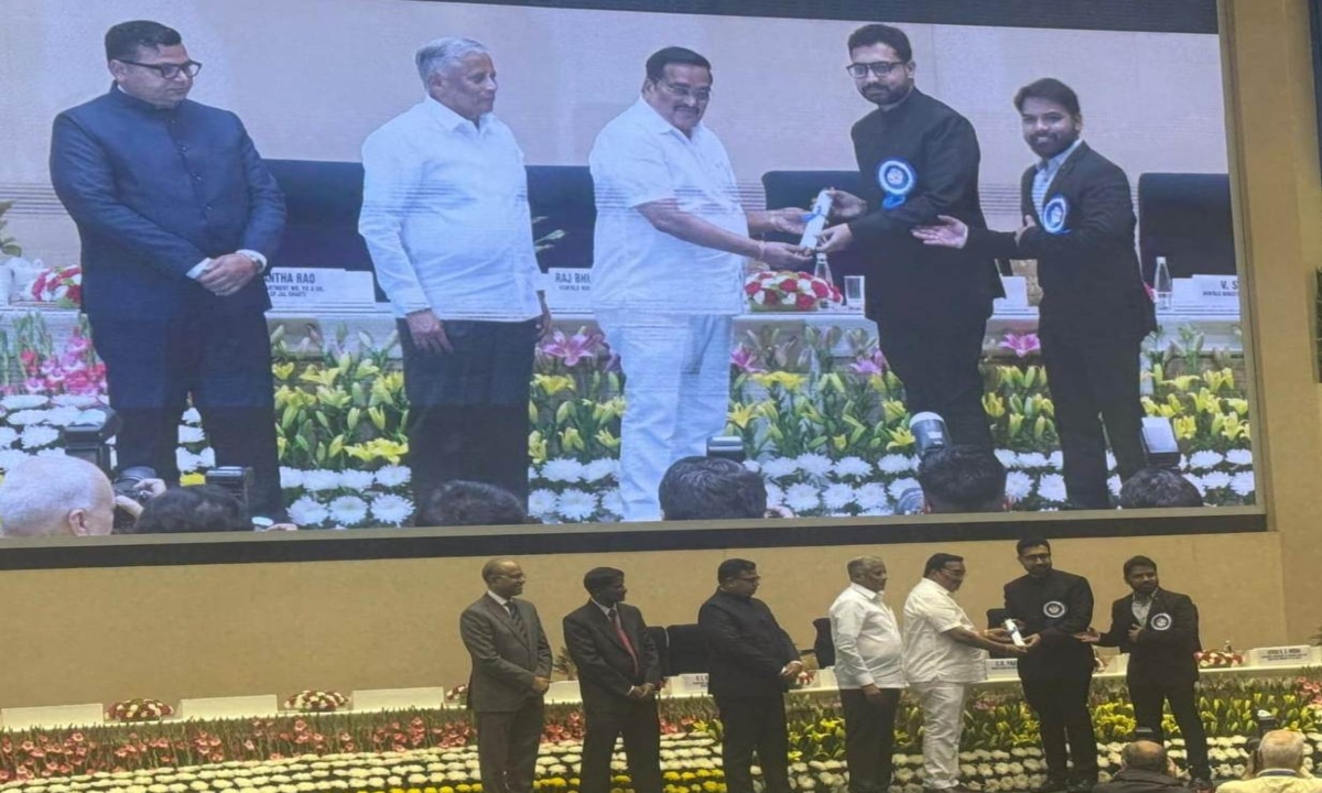 Mahasamund district got first place for excellent work under water conservation and public participation campaign.