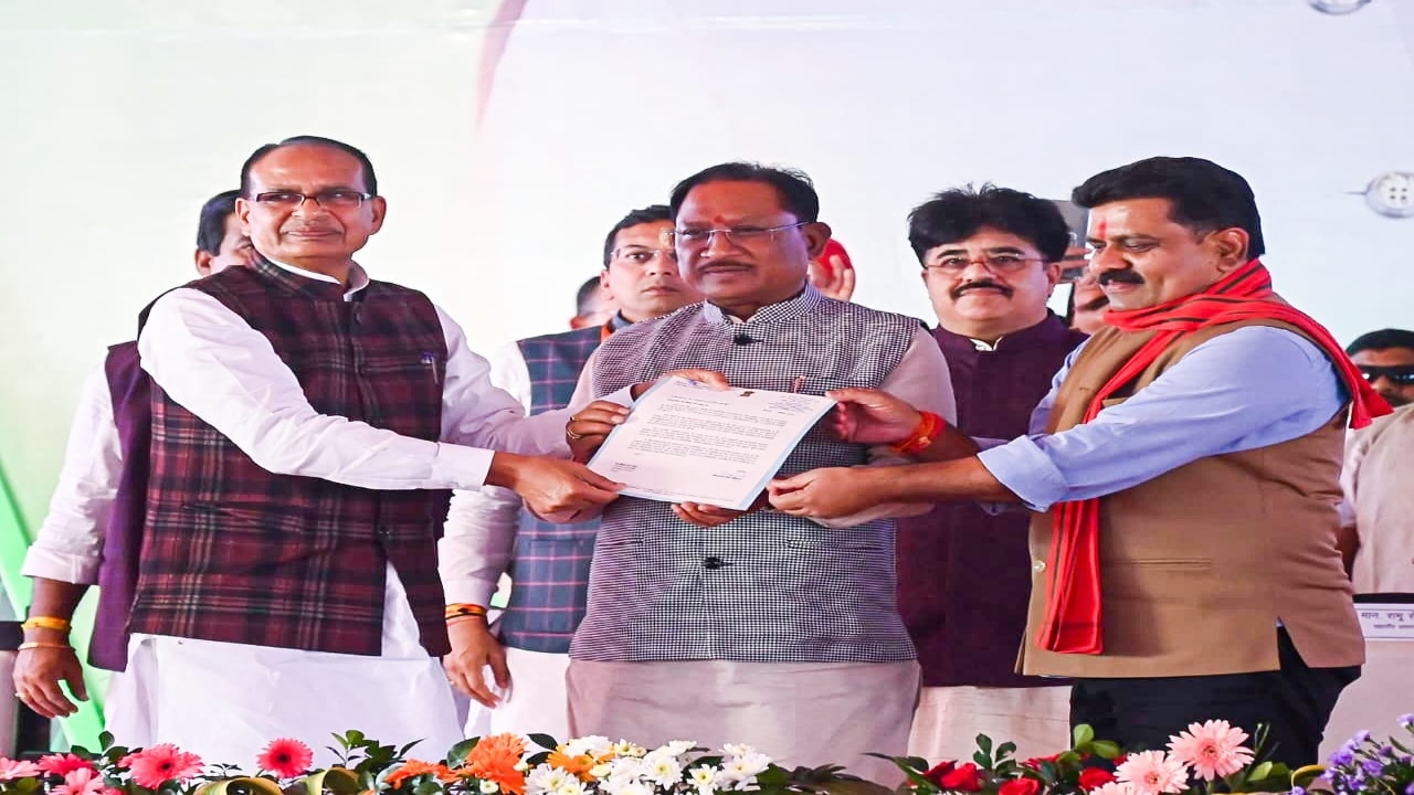 Chhattisgarh received 774 new roads under PMGSY-IV, making it one of the leading states in rural development.