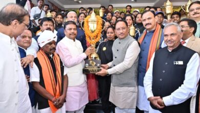 मुख्यमंत्री ने ऑल इंडिया फ़ॉरेस्ट स्पोर्ट्स मीट के विजेता खिलाड़ियों से मुलाकात कर दी बधाई