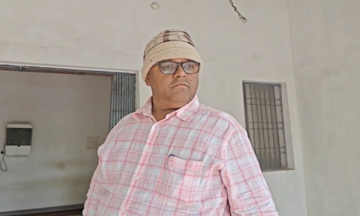 Substandard construction exposed in Jamghana school building: SDO fled on seeing the camera, minister ordered investigation