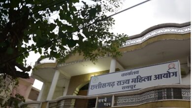 महिला आयोग में अध्यक्ष-सदस्यों के बीच टकराव, नोटिस तामिली पर शुरू हुआ विवाद