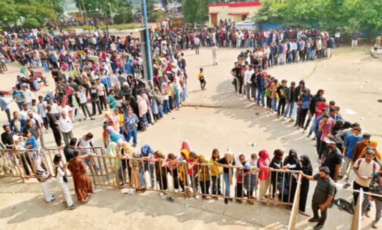 Cricket craze…: 1500 student tickets sold out on the first day, 100 additional passes issued due to the crowd.