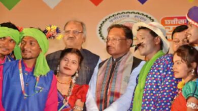 'Chhattisgarhiya Sable Badhiya' resonates in Delhi, people dance to Sua-Panthi dance