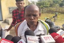 Agristek system closed, area correction stalled: Farmers throng tehsils on deadline