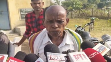 Agristek system closed, area correction stalled: Farmers throng tehsils on deadline