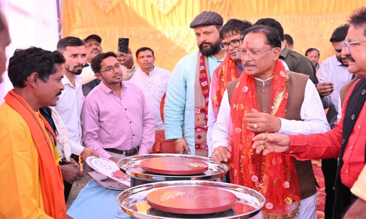 Craftsmen in Jashpur will receive new support: A glazing unit will be established for potters, and 100 electronic wheels will be distributed.