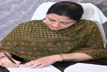 MLA Bhavna Bohra submitted the SIR form to the BLO and also appealed to the citizens.