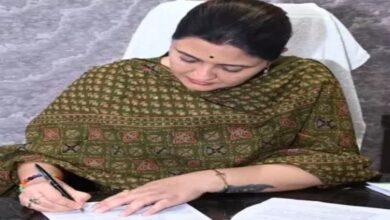 MLA Bhavna Bohra submitted the SIR form to the BLO and also appealed to the citizens.