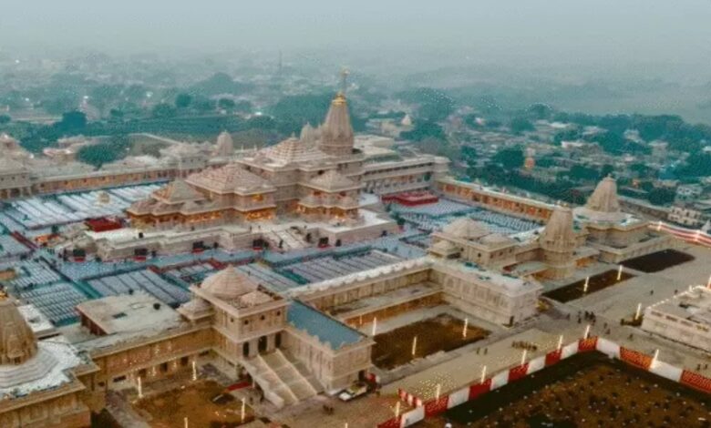 Modi reaches Ayodhya, will hoist the religious flag of Ram Lalla