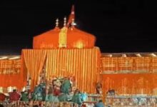 The doors of Badrinath Dham will be closed today after 205 days.