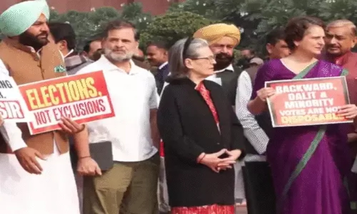 Opposition creates ruckus in Lok Sabha, MPs storm the well