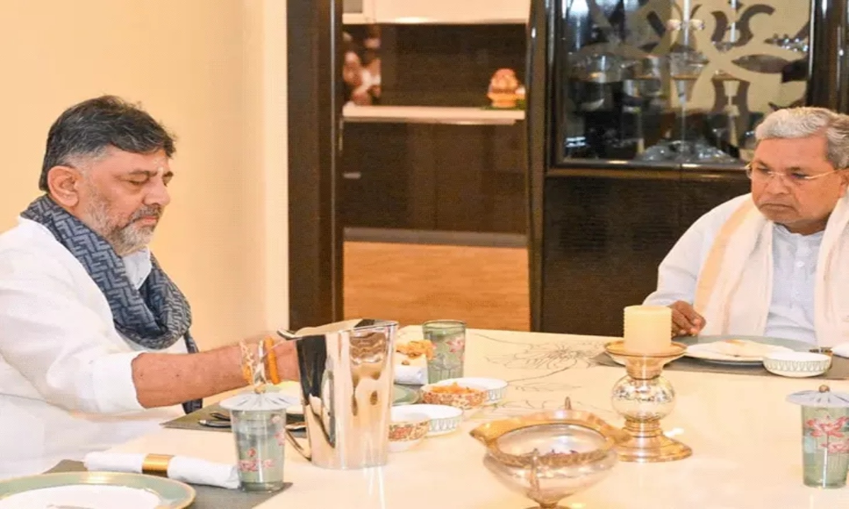 Siddaramaiah and Shivakumar have breakfast together for the second time in four days.