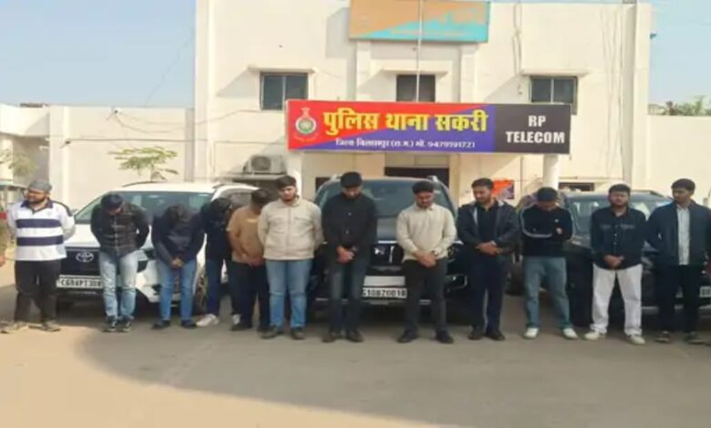 Birthday celebration in film style on the NH, 12 arrested.