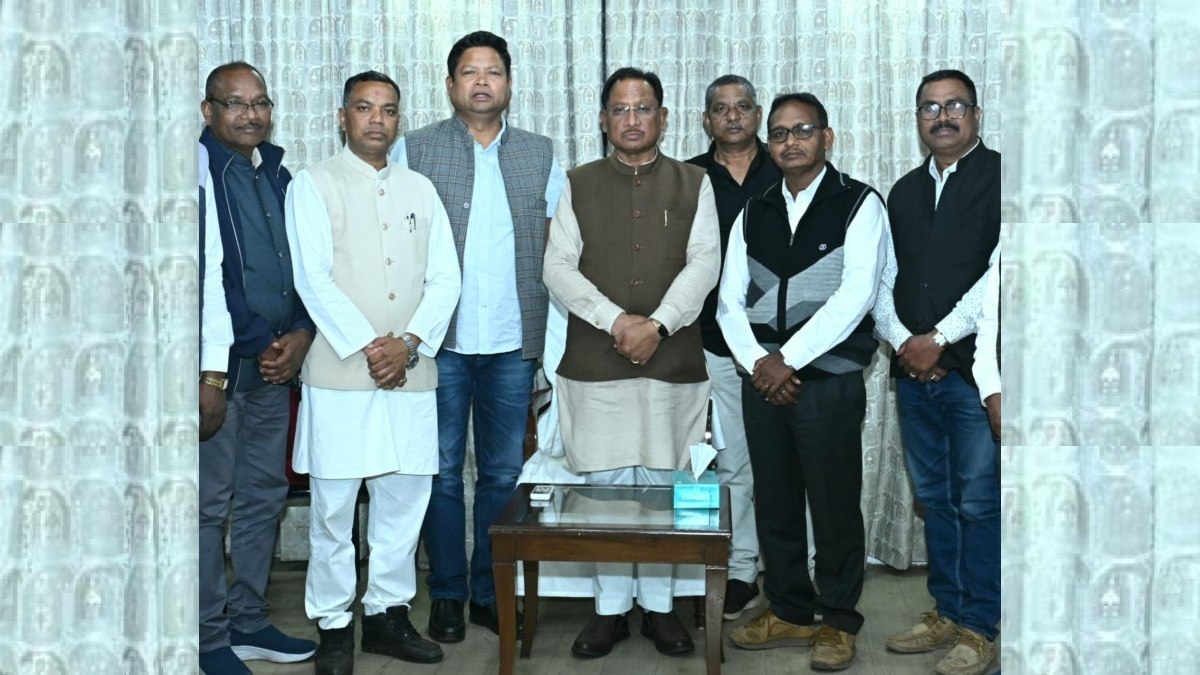 CM Sai met with a delegation from the Halba-Halbi community and was invited to the martyrdom day commemoration of Shaheed Gend Singh.