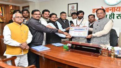A delegation of the Satnami Vikas Parishad paid a courtesy call on CM Sai.