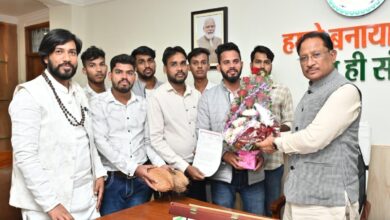 A delegation from the Post Matric Scheduled Caste Hostel paid a courtesy call on CM Sai.