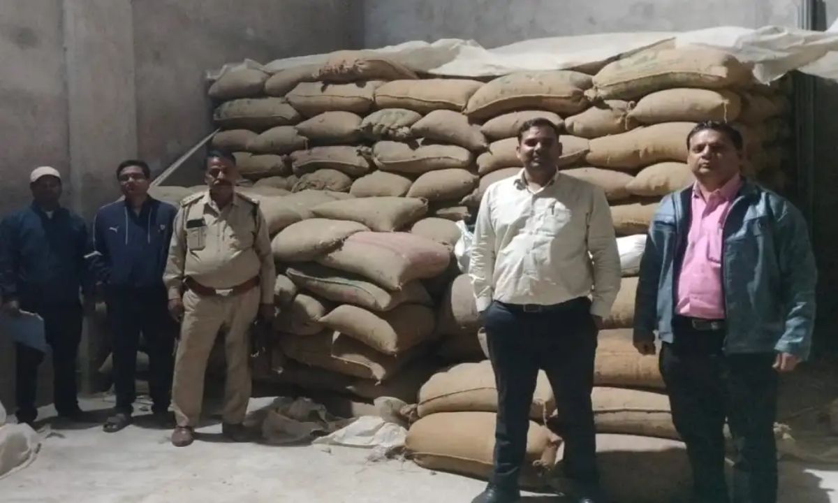 The administration is cracking down on the illegal transportation and storage of paddy; 85 cases have been registered.