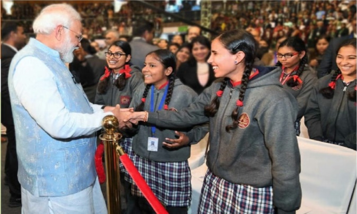 Prime Minister's 'Pariksha Pe Charcha' begins, giving students the opportunity for direct interaction.