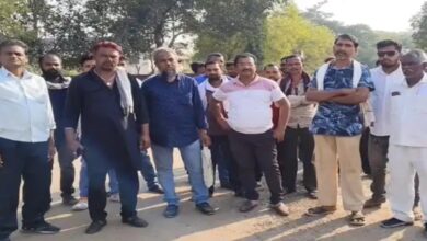 Taxi and auto-rickshaw drivers in Dhamtari are troubled by e-challans: facing fines due to lack of permits.