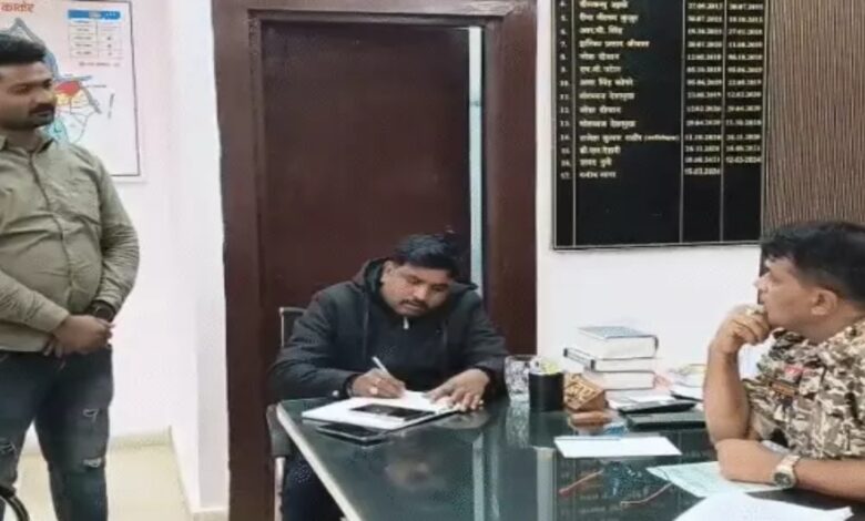 सराफा कारोबारी से बस में 30 लाख की उठाईगिरी: टॉयलेट के लिए नीचे उतरा, 5 मिनट में कैश-चांदी लेकर फरार बदमाश