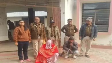 Two people, including a woman, were arrested in Rewa with 400 detonators; they were bringing the explosives by train from Uttar Pradesh.