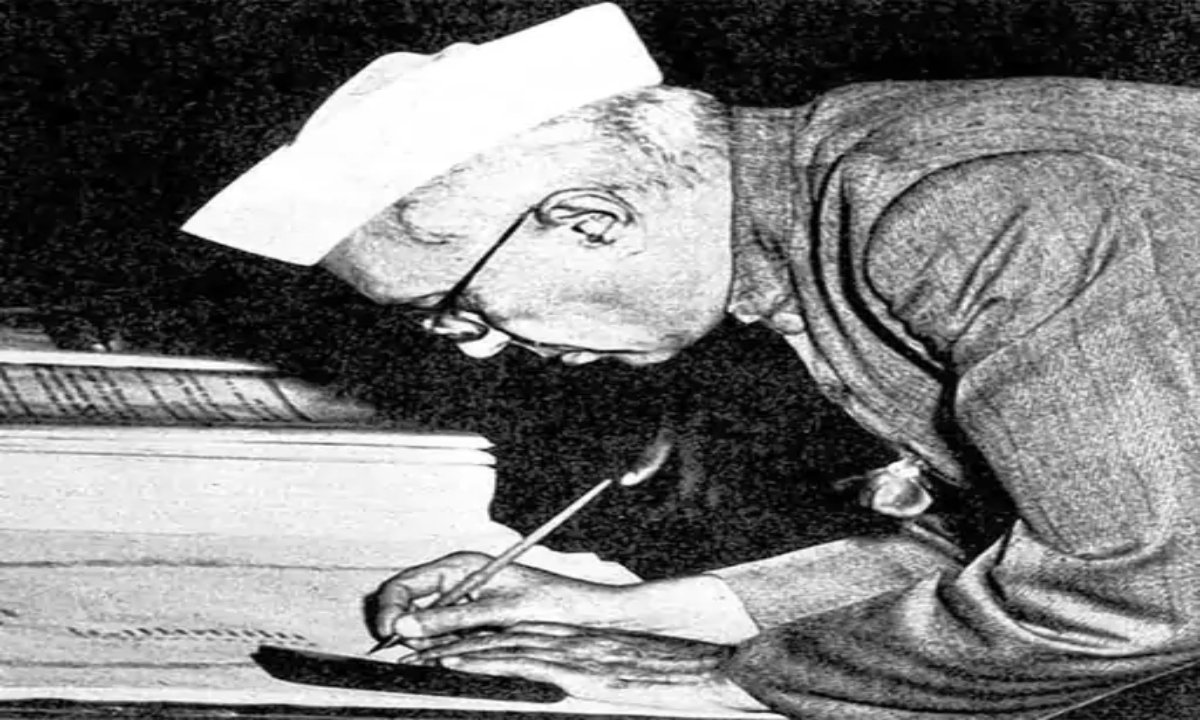 The government said that 51 of Nehru's documents are with Sonia Gandhi.