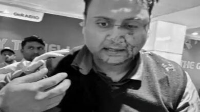 दिल्ली एयरपोर्ट पर पैसेंजर से मारपीट, पायलट सस्पेंड: यात्री ने सोशल मीडिया पर शेयर की आपबीती