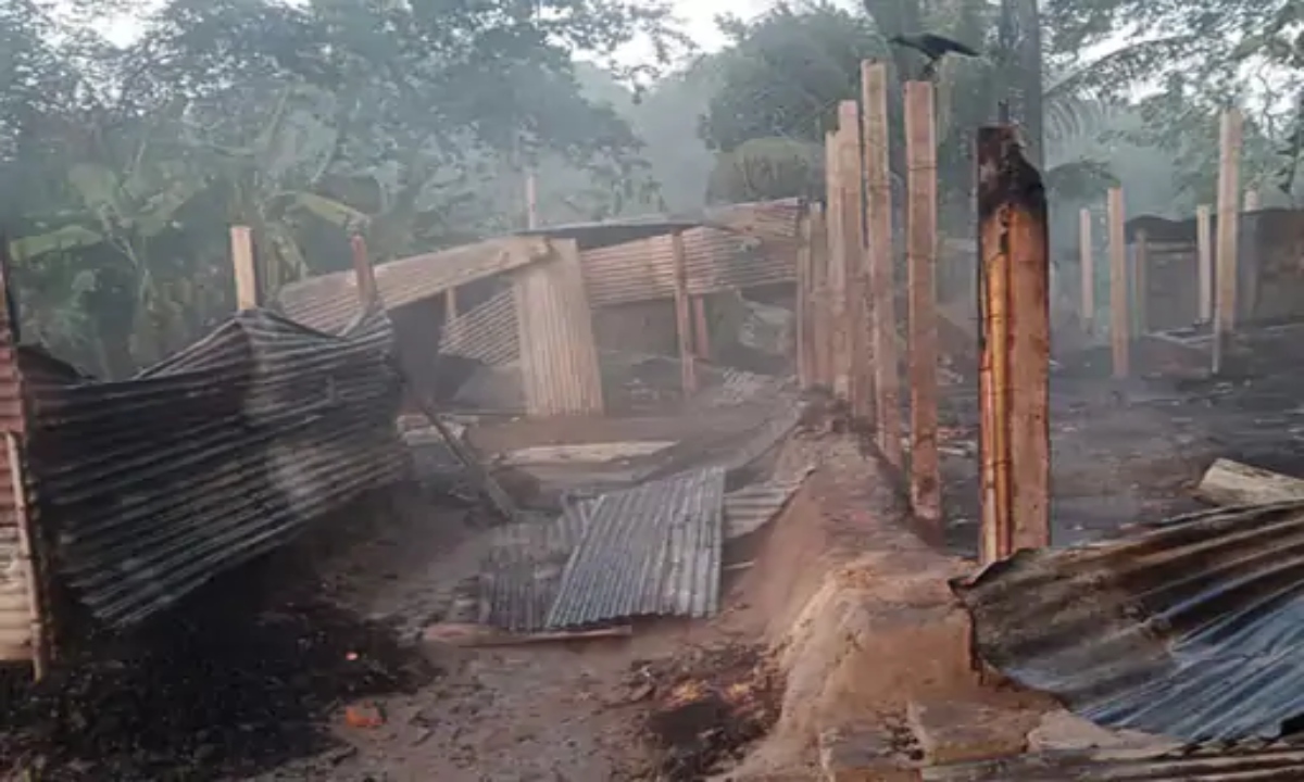 Attack on Hindu families: Doors were locked from the outside and houses were set on fire; eight lives were saved by breaking through a wall.