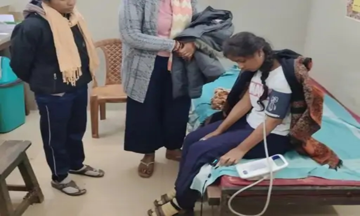 The health of 10 protesting candidates deteriorated, and they were admitted to the hospital: The D.Ed-B.Ed association's protest, which began on December 24, intensifies.