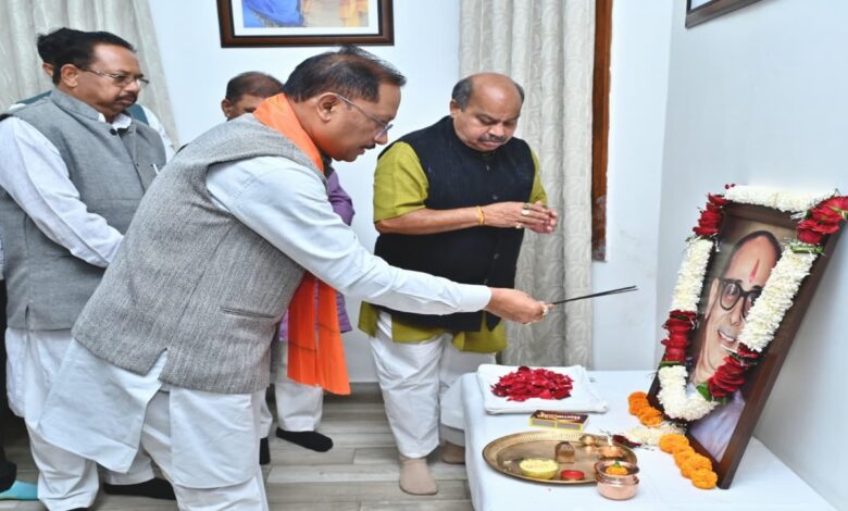 CM Sai paid heartfelt tributes on the death anniversary of Kushabhau Thackeray.