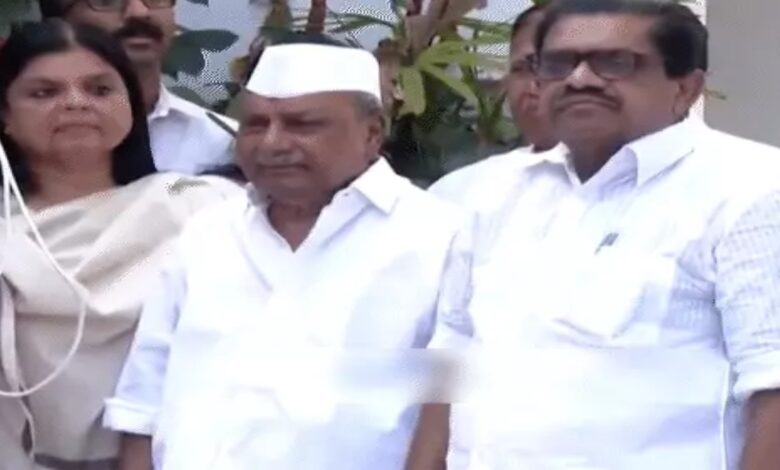 National anthem gaffe on Congress Foundation Day: Video of the first line being sung incorrectly during a live program goes viral.