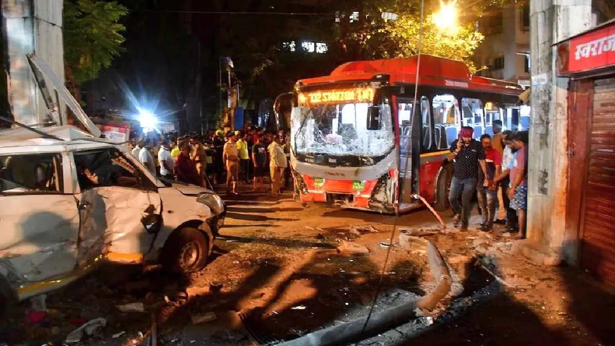 Bus accident in Bhandup, Mumbai: 4 dead, 9 injured; bus went out of control while reversing, driver taken into custody.