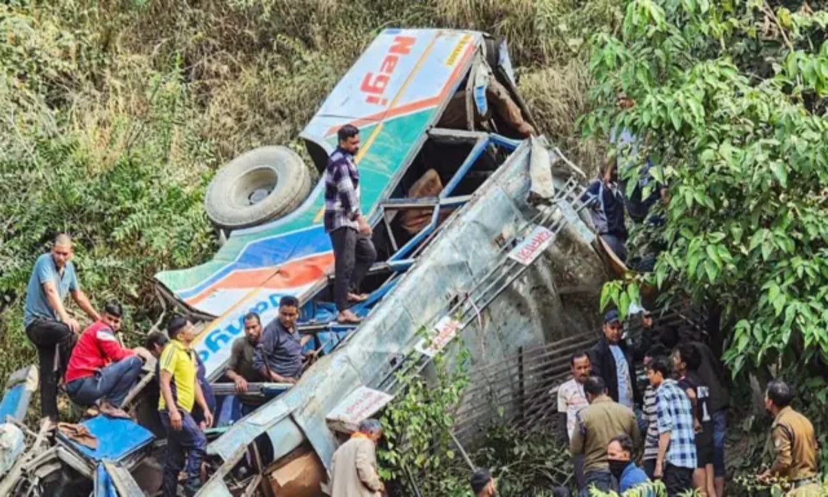 Bus falls into gorge in Almora: 7 dead