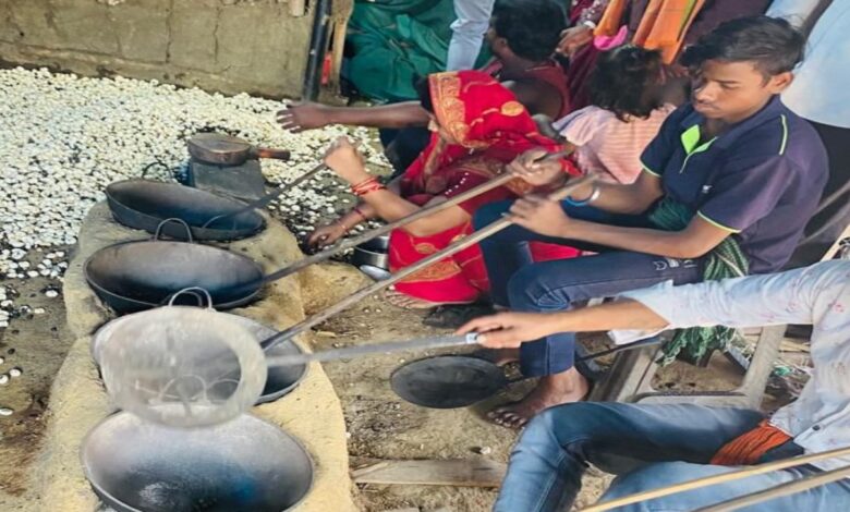 From poverty to prosperity: Makhana cultivation will transform the economic lives of rural women in Dhamtari.