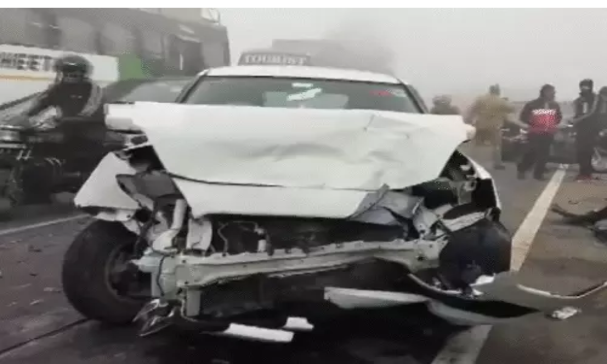 Dense fog blankets 13 states, including Madhya Pradesh and Rajasthan: 20 accidents and 12 deaths reported in Uttar Pradesh and Haryana due to zero visibility.